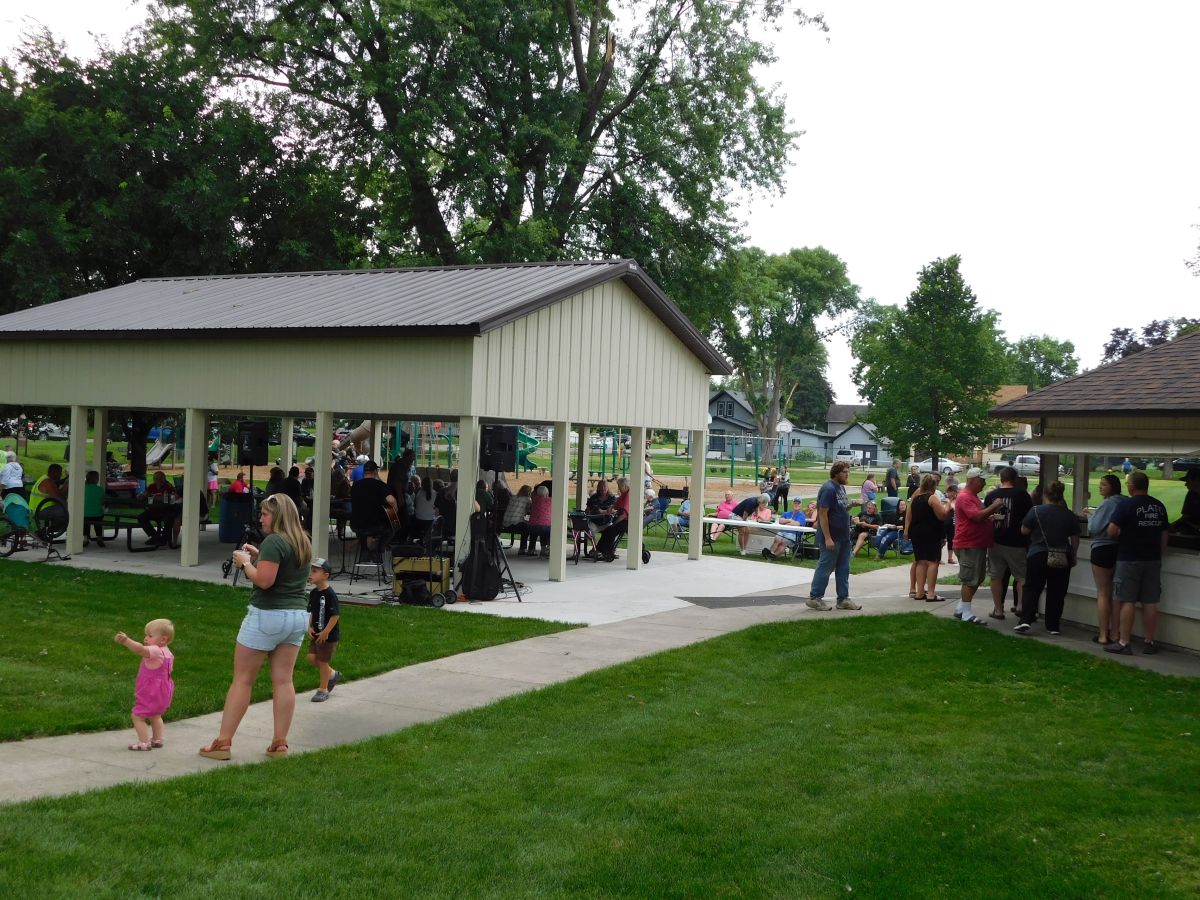 More people in the park